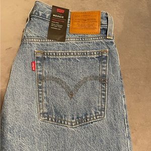 Levi’s 2022 Wedgie Jeans